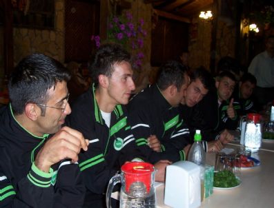 HAKAN KıLıNÇKAYA - Bünyan Belediye Spor 2. Lig'e Çıkışını Kutladı