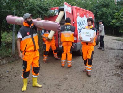 İhh'den Sel Mağdurlarına Yardım