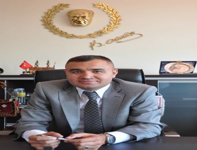 MUSA SARı - Kaymakam Çömlek Reklamı Yapıyor