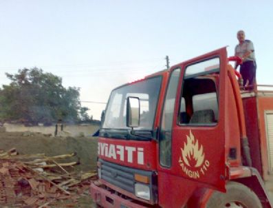 Akpınar'da Yangın: 5 Büyükbaş Hayvan Telef Oldu