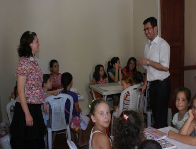 Bergamalı Çocuklar Resim Kursunda