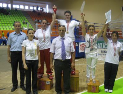 Çanakkaleli Kick Boksçular Elazığ'dan Madalya İle Döndü