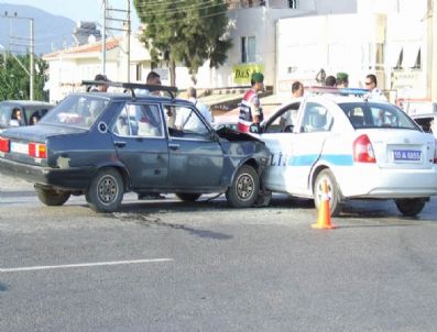 Edremit'te Trafik Aracı Kaza Yaptı