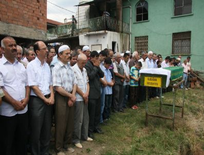 Kaza Sonrası Hastanede Ölen Kadın Defnedildi