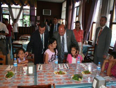 Vali Çiçek Çocuk Yuvasında