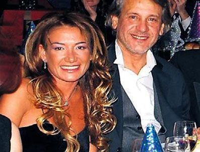 Sanatçı Neco 62 yaşında yeniden baba olacak!