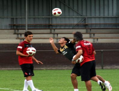 TURGUT KURAL - Şenol Güneş, Teofilo'yu Özel Çalıştırdı