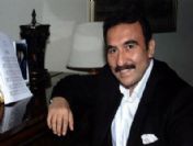 Ümit Besen sahnede sinir krizi geçirdi!