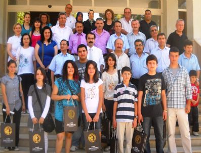 AYHAN YıLMAZ - Alaşehir'de Başarılı Öğrencilere Altın Ödülü