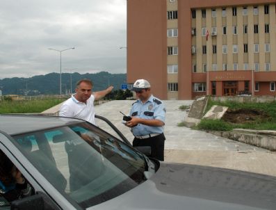 SEYFULLAH HACıMÜFTÜOĞLU - Rize Valisi Hacımüftüoğlu'ndan Yasak Parka Ceza Talimatı