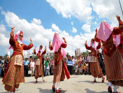 NECDET ÖZEKMEKÇI - Söke Belediyesi Halk Oyunları Ekibi'ne Yoğun İlgi