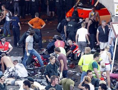 Almanya'da düzenlenen müzik festivalinde 15 kişi öldü