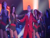 Serdar Ortaç'ı 10 bin kişi izledi