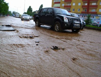 Erzurum Yağmura Teslim