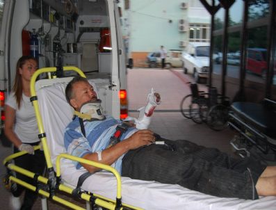 Kozan'da Meydana Gelen 2 Ayrı Trafik Kazasında 2'si Ağır 5 Kişi Yaralandı