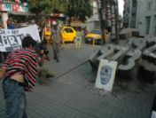 Öğrencilerden Yumurtalı Protesto