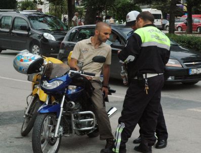 Sakarya'da Trafik Ekipleri Yılın İlk 6 Ayında 25 Milyon 572 Bin 774 Tl Trafik Cezası Kesti