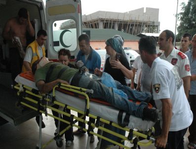 Sapanca'da Trafik Kazası 1'i Ağır 3 Yaralı