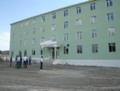 FATIH AKSOY - Kaymakam Aksoy Yurt İnşaatlarında İncelemelerde Bulundu