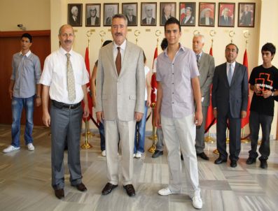 MUSTAFA CAHIT - Ödüllerini Almayan Kalmadı