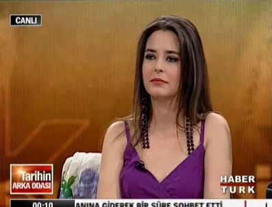PELİN BATU - Pelin Batu canlı yayında küfür etti