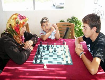 Satranç Heyecanı Nefes Kesti