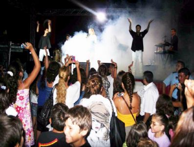 Ünlü Popçu Zeynep Dizdar: