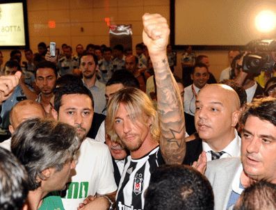 BEŞIKTAŞ FUTBOL YATıRıMLARı - Beşiktaşlı Guti İstanbul'da krallar gibi karşılandı