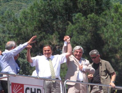 SEYIT TORUN - Dsp, Başkanın Chp Otobüsüne Çıkmasını 'Normal' Karşıladı