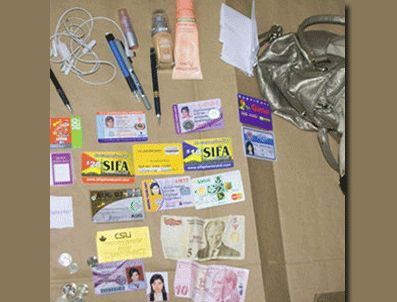 BONUS - İşte Münevver'in çantasından çıkanlar