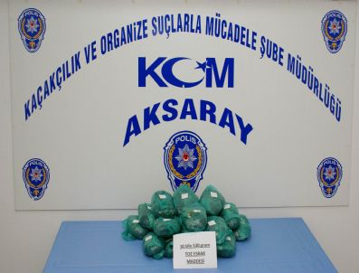 Otomobilin Yakıt Deposundan 10 Kilo Esrar Çıktı