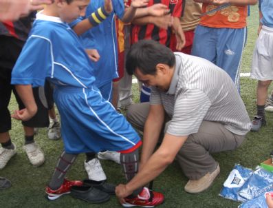 YUNUS KALAYCı - Başkale'de Geleceğin Futbolcuları Yetişiyor