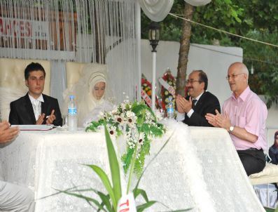 GEYIKLI - Belediye Başkanı Gümrükçüoğlu Bu Kez Nikah Kıymadı Şahit Oldu