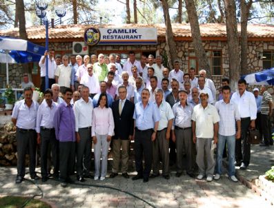 OSMAN COŞKUNOĞLU - Chp Milletvekili Coşkunoğlu Eşmeli Köy Muhtarlarıyla Bir Araya Geldi.