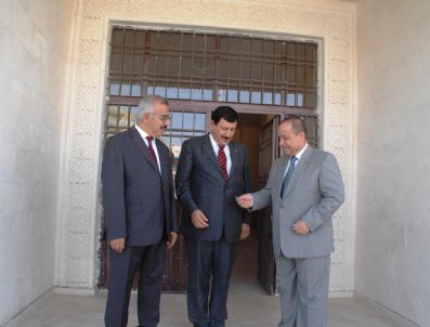 ŞAKIR NUHOĞLU - Mardin'de Kabala Belediye Başkanı Nuhoğlu Bir Okul Teslim Etti, Bir Okul Protokolü İmzaladı