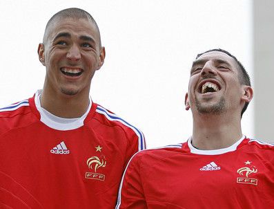 LAURENT BLANC - Ribery ve Benzema Milli Takım formasını giyebilir
