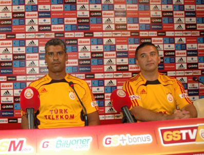 ELANO - Galatasaray Teknik Dİrektörü Frank Rijkaard basın toplantısı düzenledi