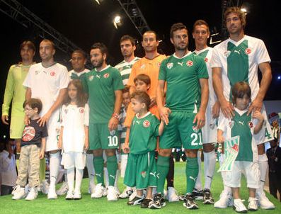 Bursaspor'un yeni sezon formaları tanıtıldı