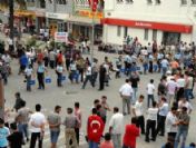 İki grubun karşılaşmasına ramak kala