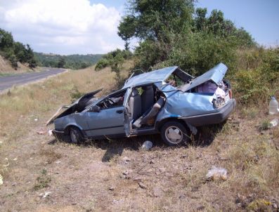 BALıKESIR DEVLET HASTANESI - Ehliyetsiz Sürücü Takla Attı: 5 Yaralı