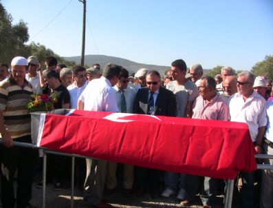 RECEP YÜKSEL - Saldırı Kurbanı Müdür Yardımcısı Milas'ta Toprağa Verildi