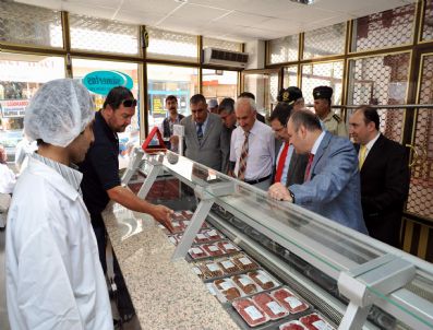 CAFER ŞAHIN - Vali Çakacak Eşme'deki Sanayi Kuruluşlarını Ziyaret Etti