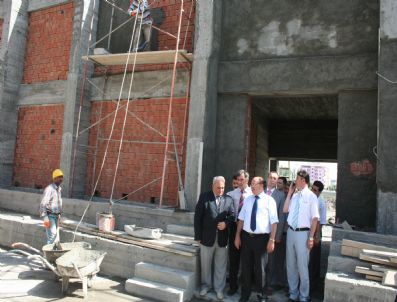 FERHAT AKKUŞ - Vali Çiçek Okul İnşaatlarında İncelemelerde Bulundu