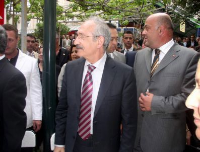 Ya Başbakan ya da Büyükanıt konuşsun