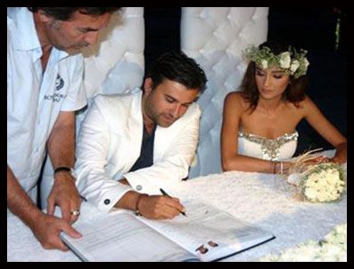 FERRUH TAŞDEMIR - Babası Özge Ulusoy'u hastanede dövdü