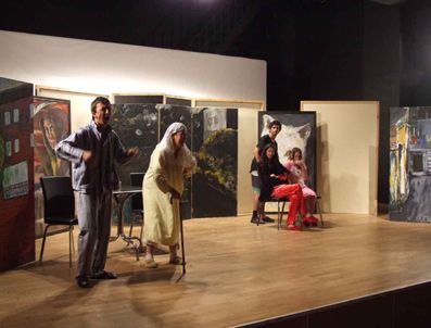 CEM KARA - Çatalca Belediyesi Tiyatro Kulübü'nün ilk oyunları seyirciyle buluştu