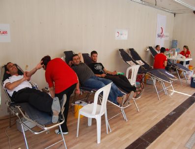 Kozan'da Kızılaya 350 Kişi Kan Bağışında Bulundu