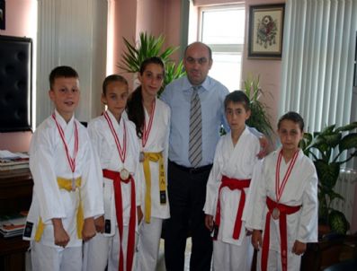 BEYKÖY - Minik Karatecilerden Başkan Kılıç'a Ziyaret