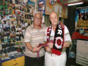 Tavşanlılı Mehmet Bacaksız, Şener'in Verdiği Kravatı Hacıalioğlu'na Hediye Etti