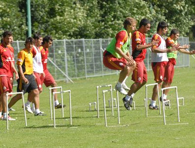 FRANK RİJKAARD - Galatasaray Rövanş maçına Hazırlanıyor